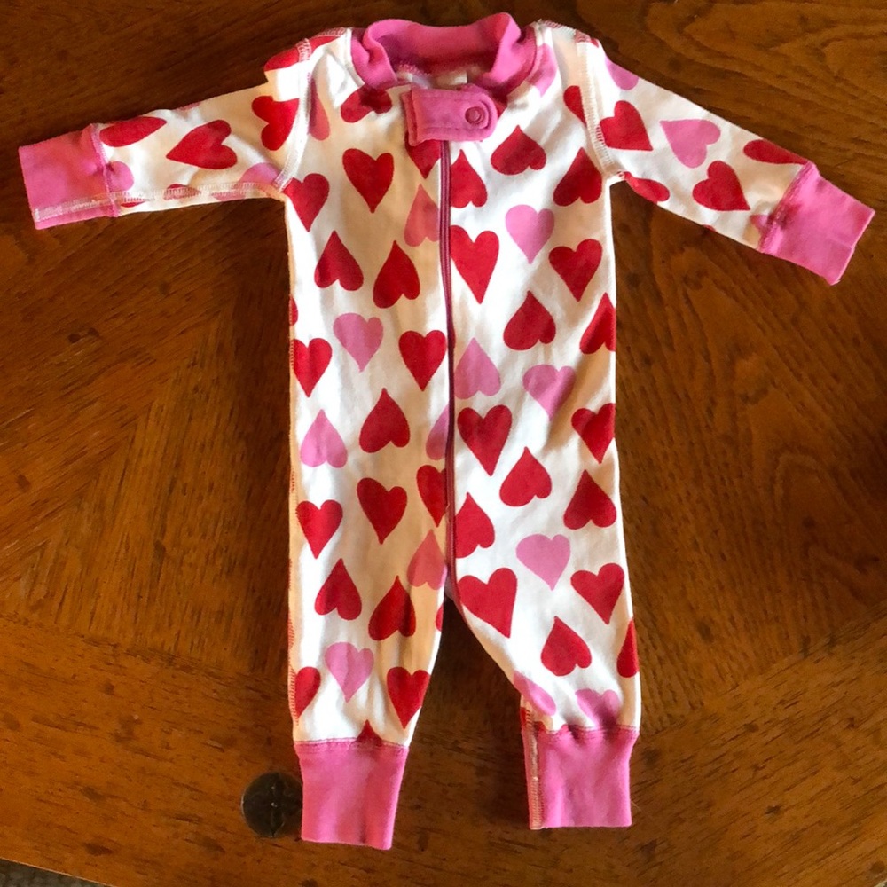 Like new hanna Anderson sleeper. Zipper pajamas so cute!